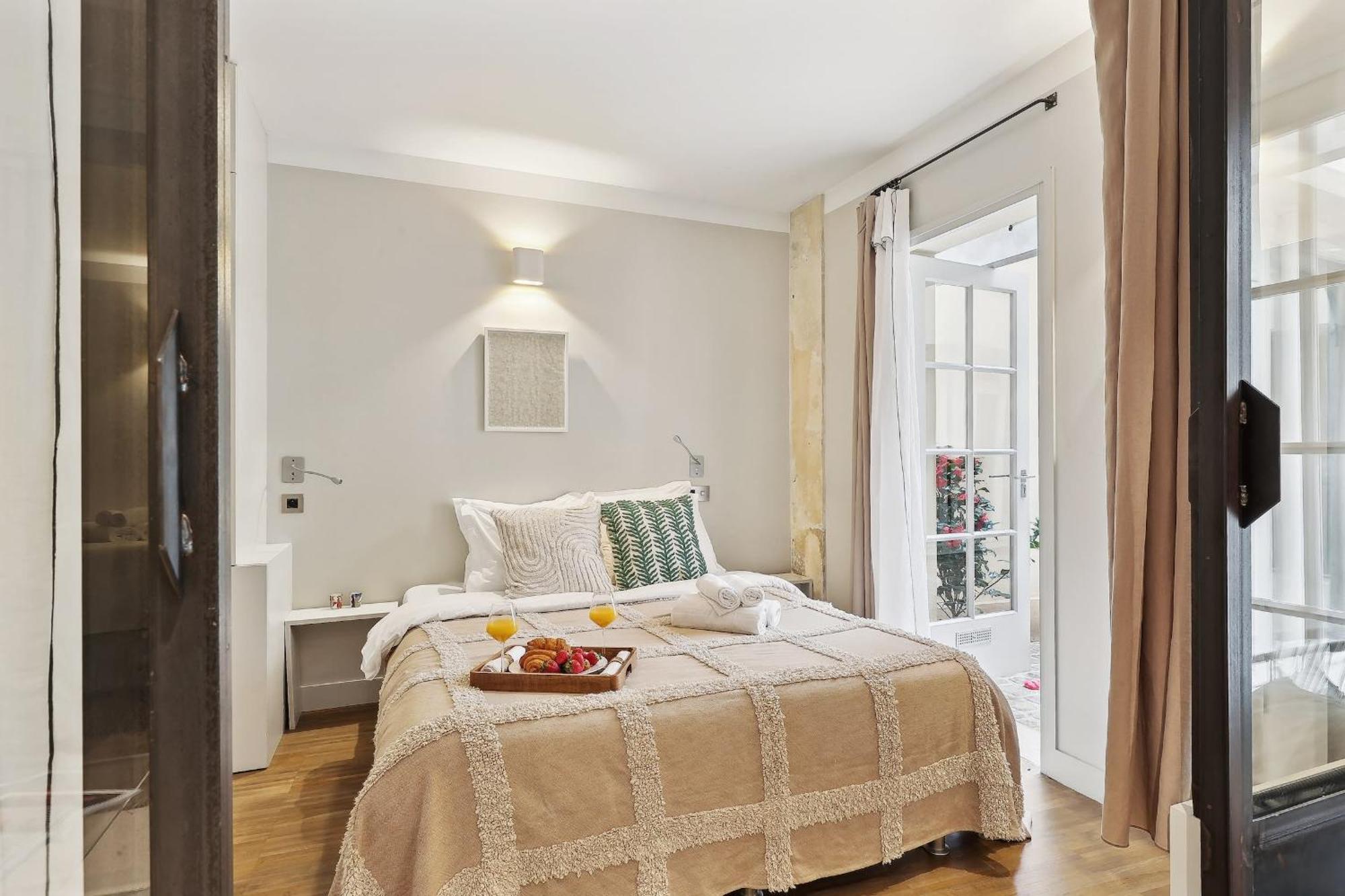 Bnbnova - Le Marais & Place Des Vosges Apartment